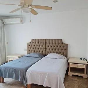 Habitación en casa particular Coto Gran Caleta 5min Playa, Puerto Vallarta